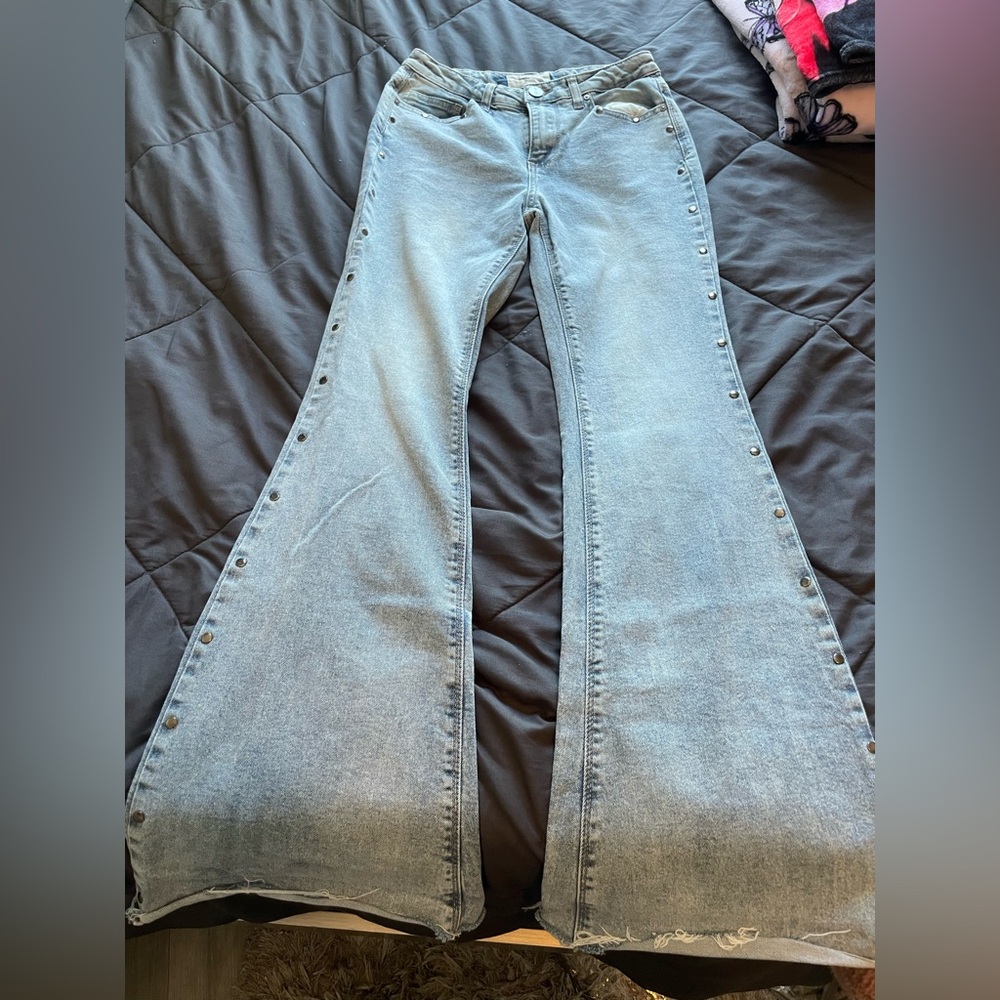 NWOT 2000s Vibes Flared Jeans with Rhinestones